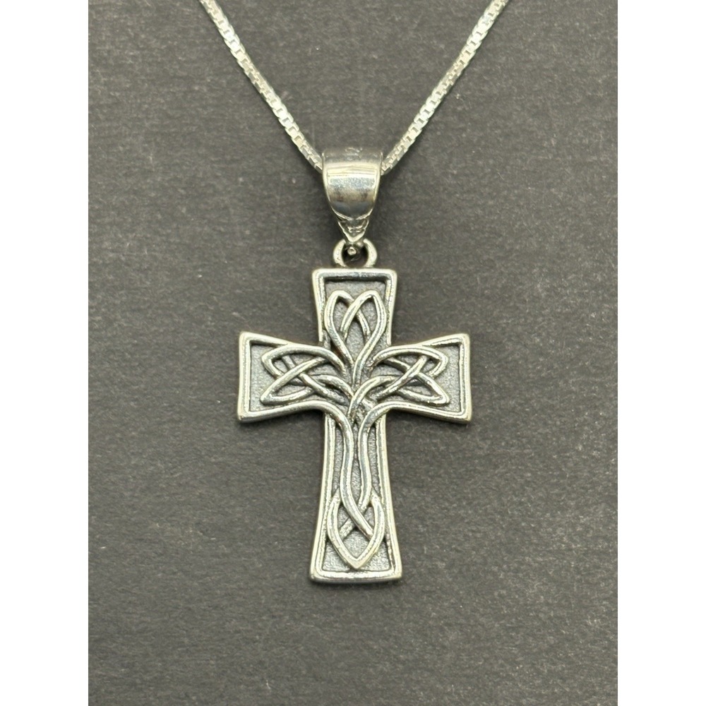 New Condition Sterling Silver Celtic Knot Tree Of Life Pendant Necklace 925
